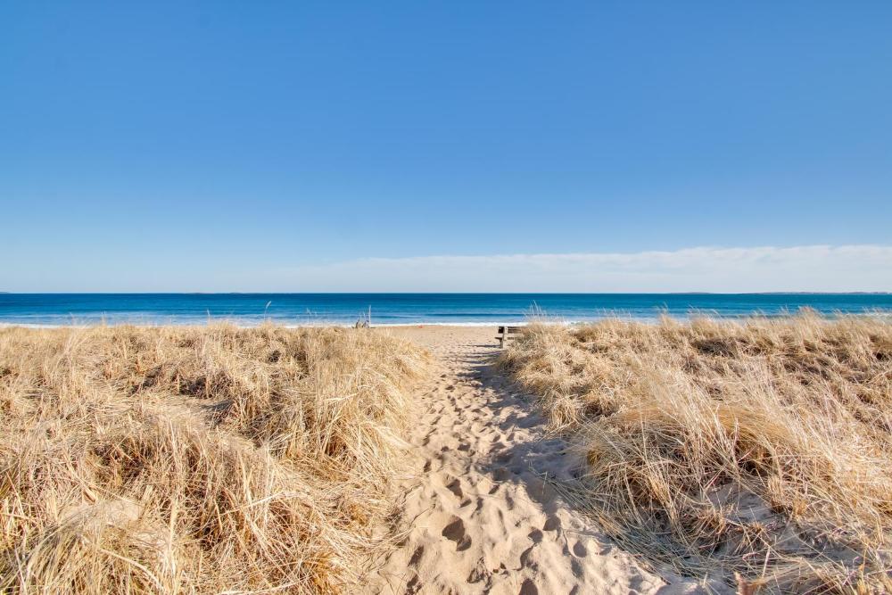 Beachfront Old Orchard Beach Condo with Balcony